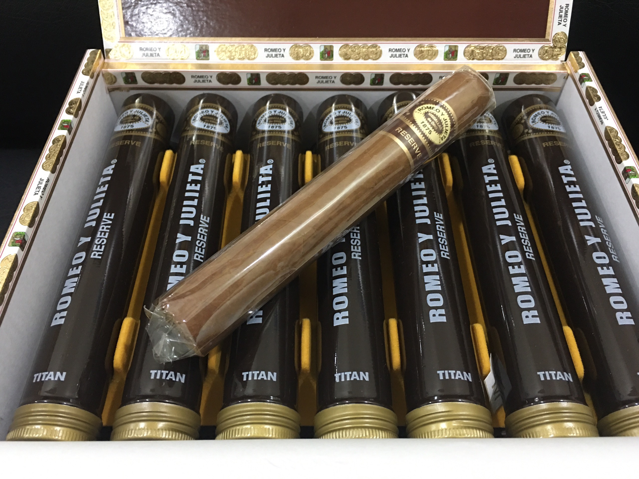 Romeo Y Julieta RESERVE Titan (Điếu lẻ) - Ảnh 2