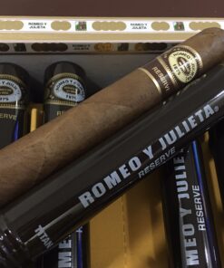 Romeo Y Julieta RESERVE Titan (Điếu lẻ)