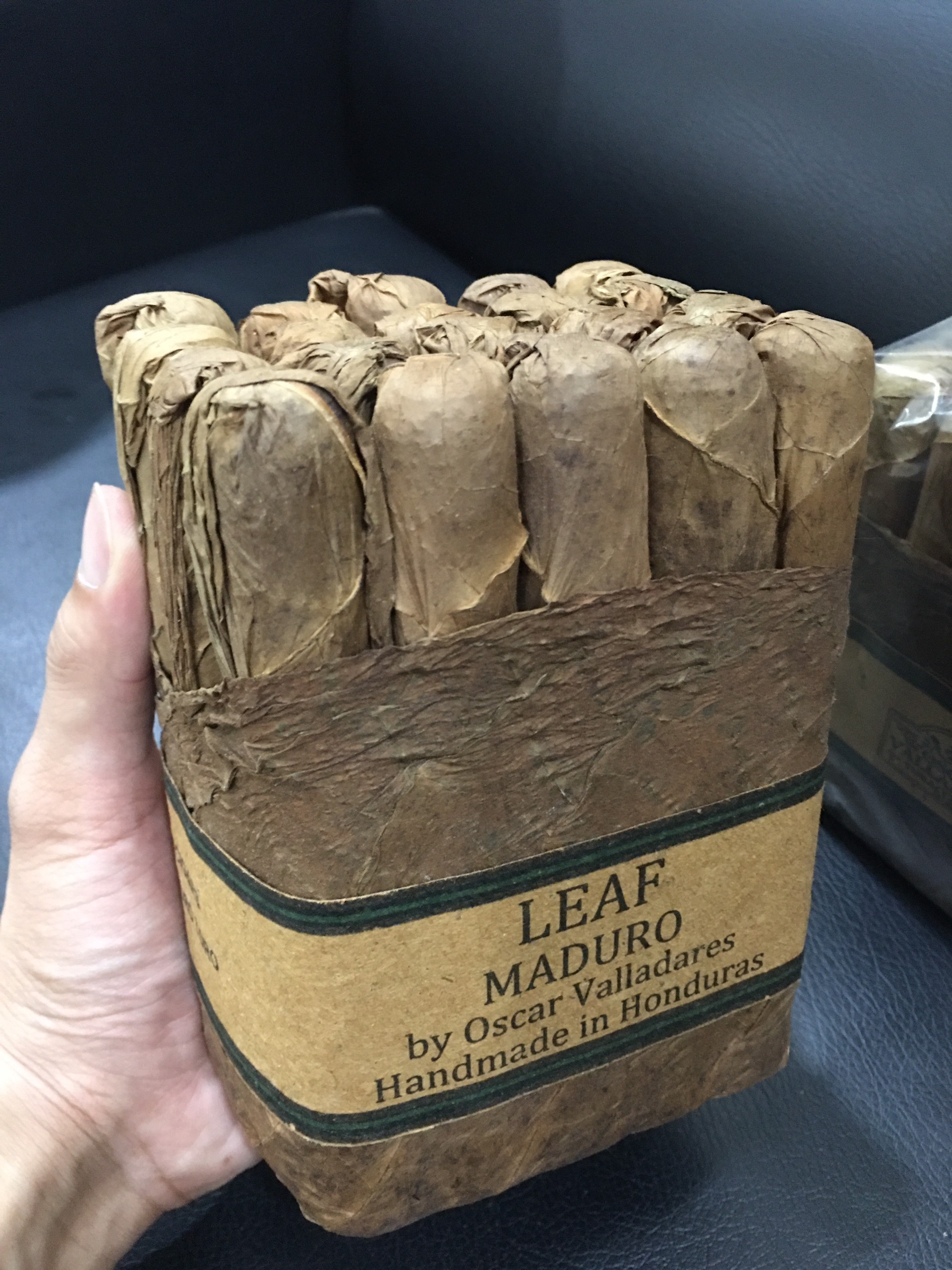 Leaf by Oscar Maduro Toro 52 (Điếu lẻ) - Ảnh 2