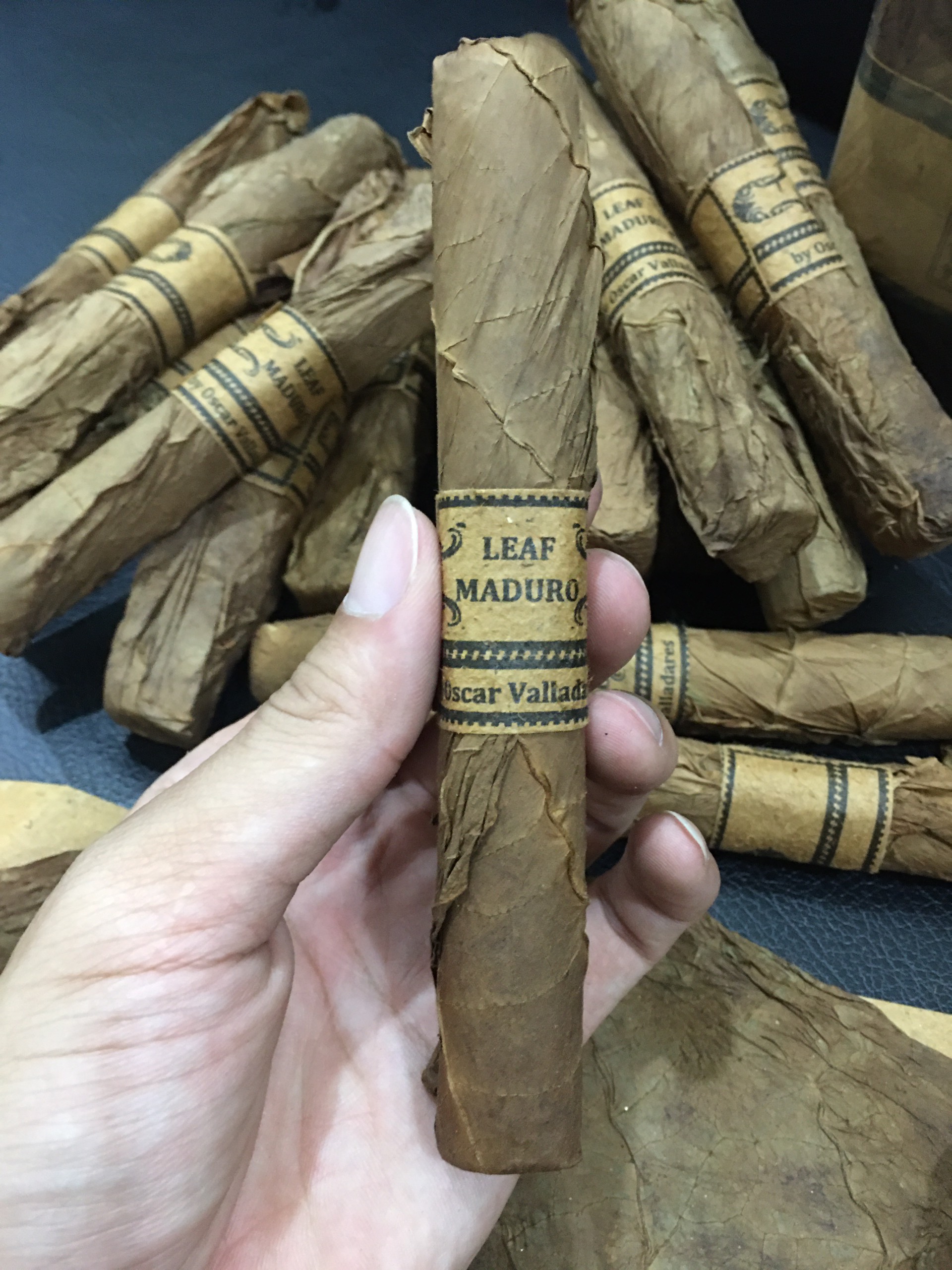 Leaf by Oscar Maduro Toro 52 (Điếu lẻ)