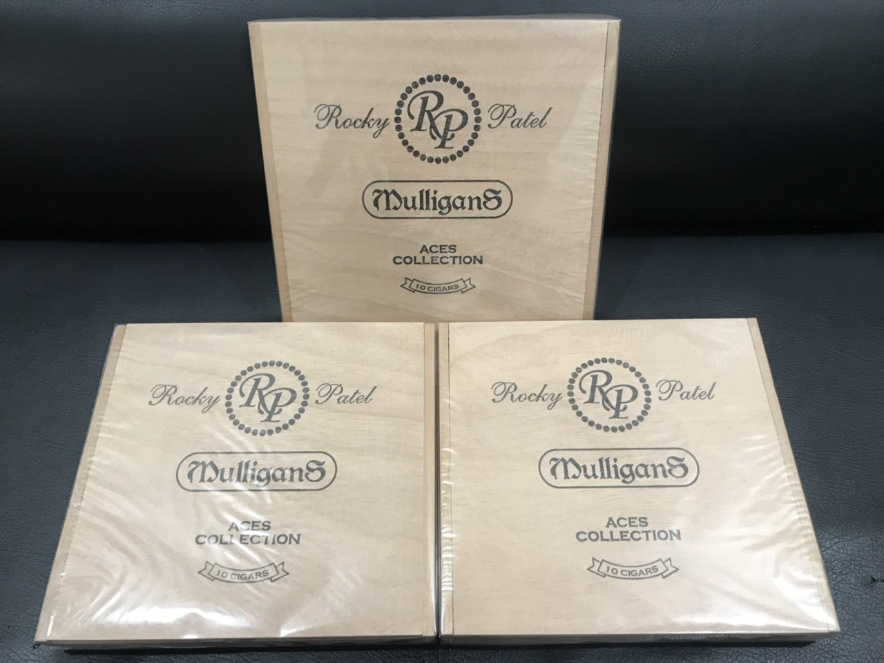 Rocky Patel Mulligans 'Aces' Collection (hộp gỗ 10 điếu) - Ảnh 3