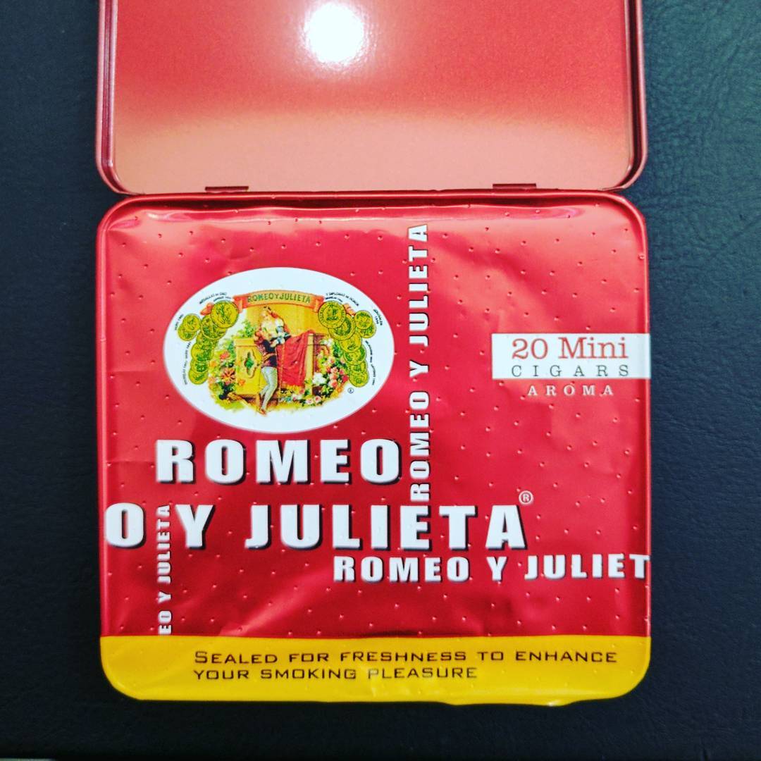 Romeo y Julieta Mini (Hộp thiếc 20 điếu) - Ảnh 4
