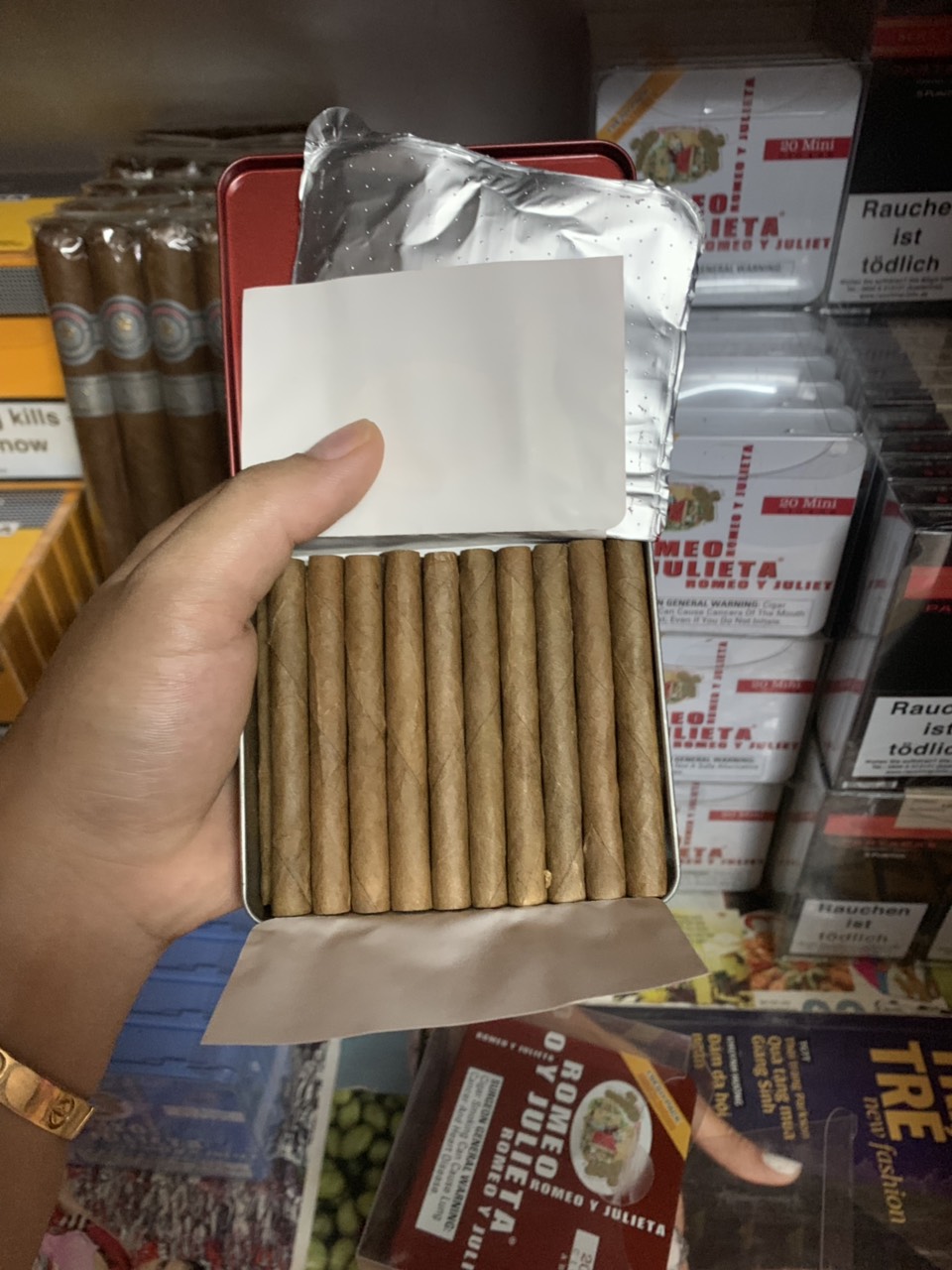 Romeo y Julieta Mini (Hộp thiếc 20 điếu) - Ảnh 6