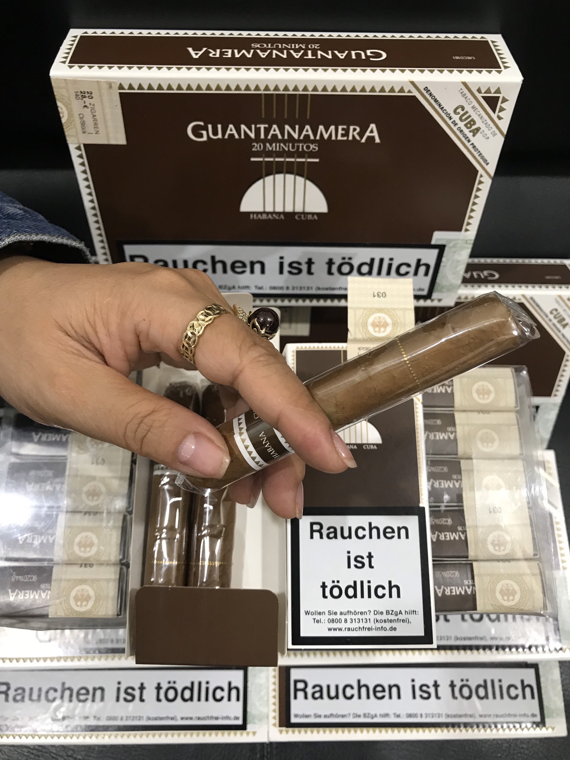 Guantanamera Minutos (hàng Cuba xuất Đức) - hộp 3 điếu