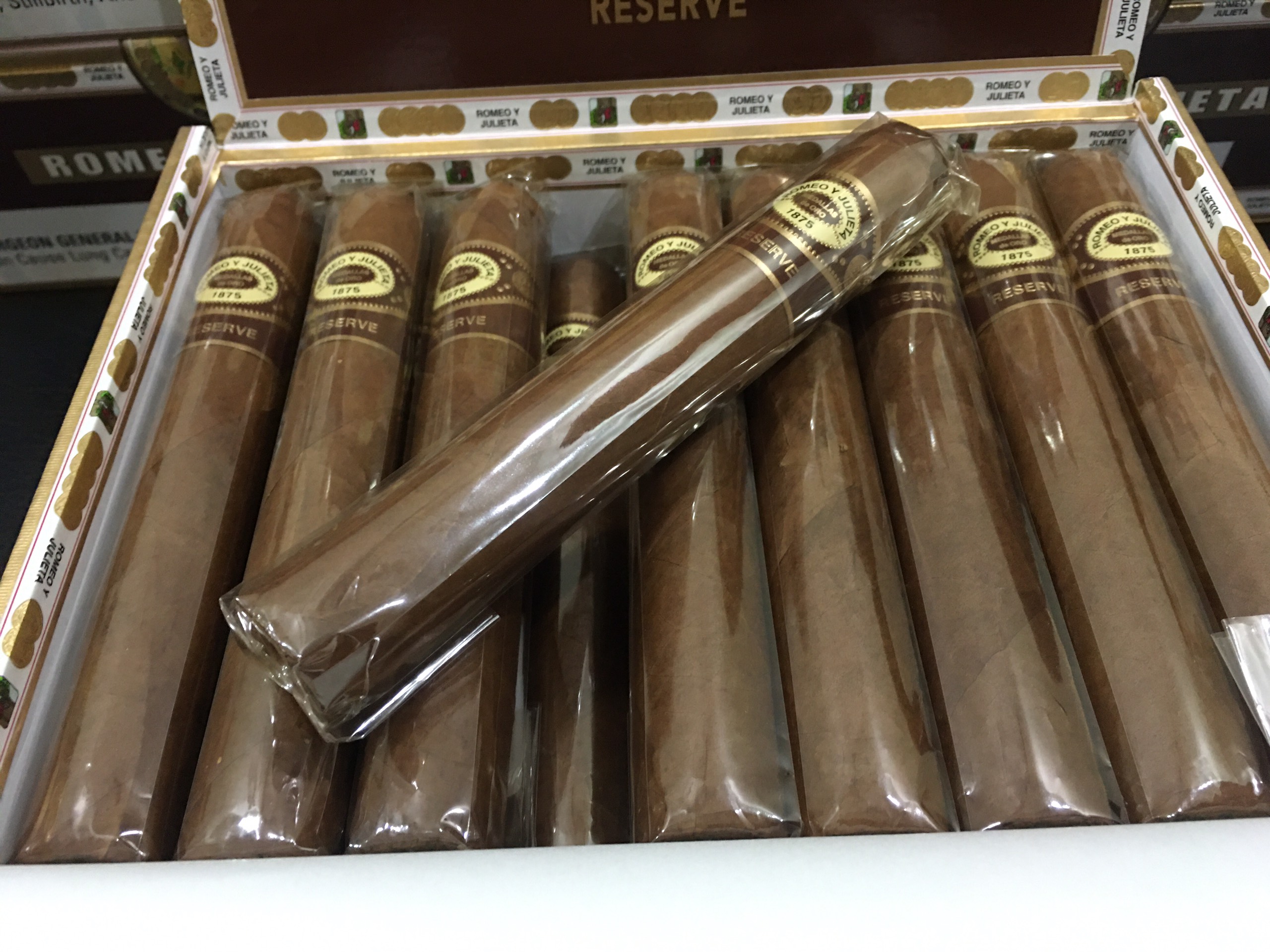 Romeo Y Julieta RESERVE Toro (Điếu lẻ) - Ảnh 4