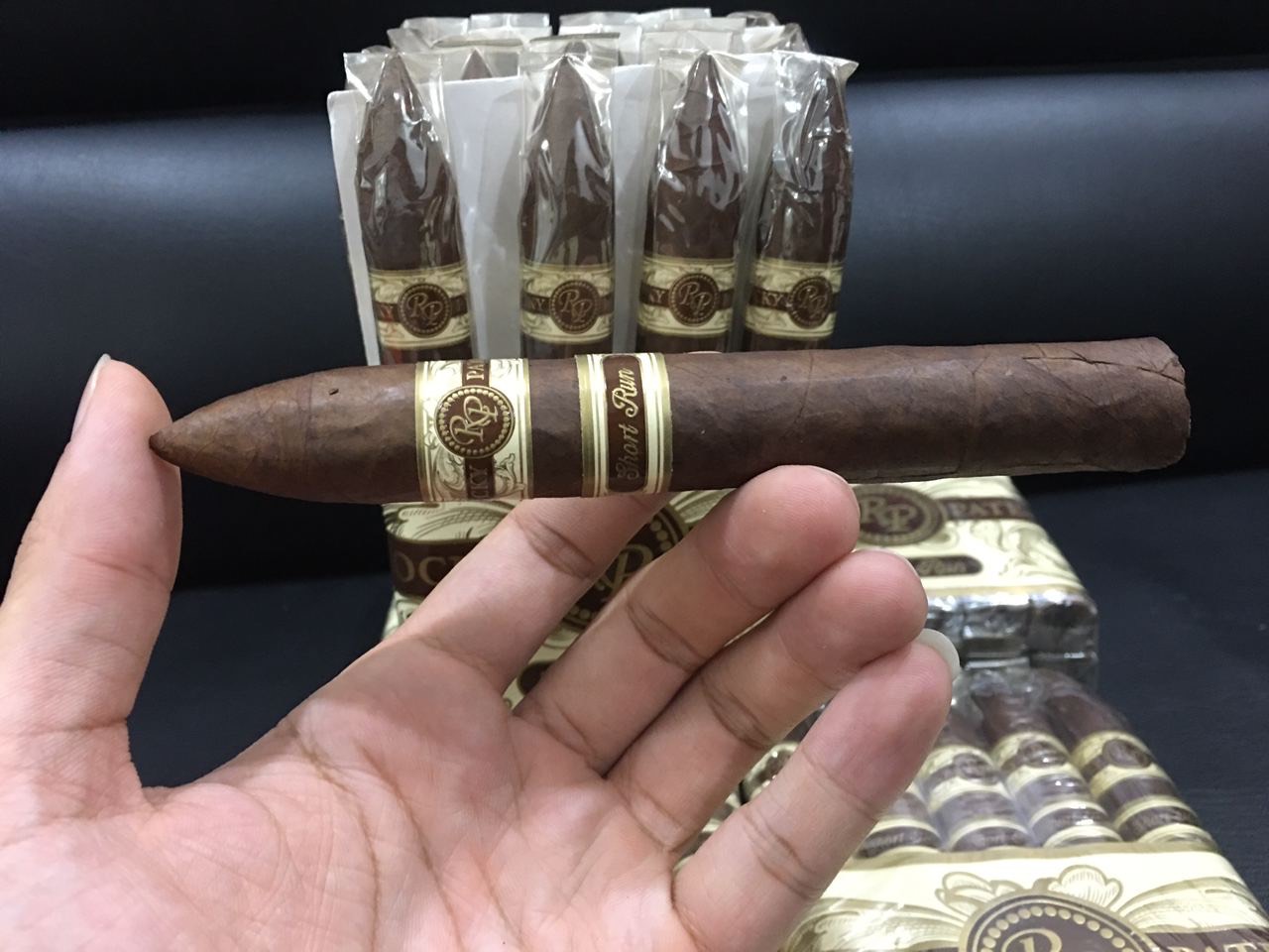 Xì gà non Cuba - Rocky Patel Short Run (điếu lẻ) - Ảnh 4