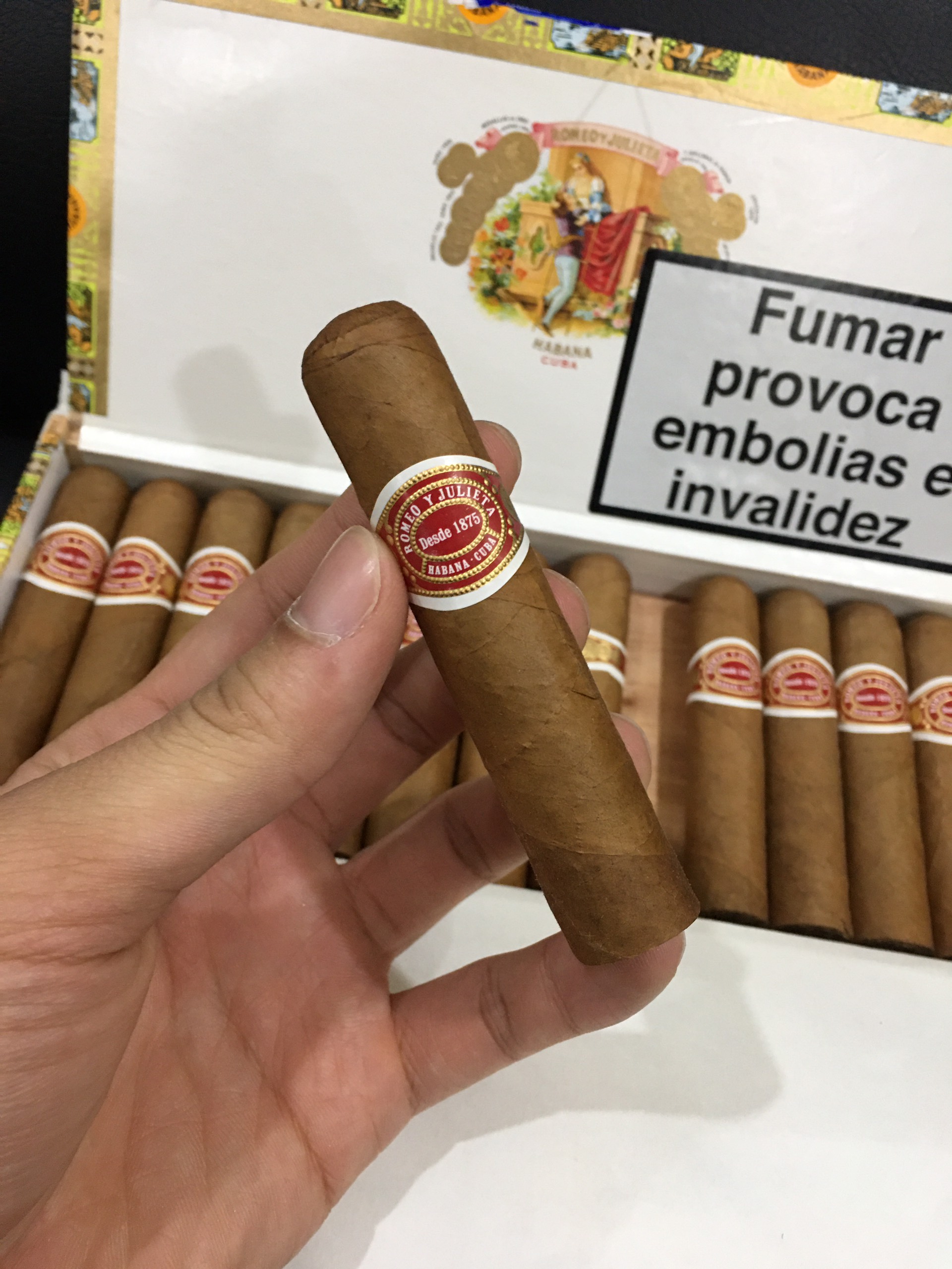 Romeo Y Julieta Petit Royales (điếu lẻ)