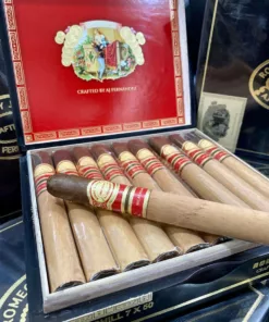 Alternative view of Romeo y Julieta Crafted by AJ Fernandez (điếu lẻ)