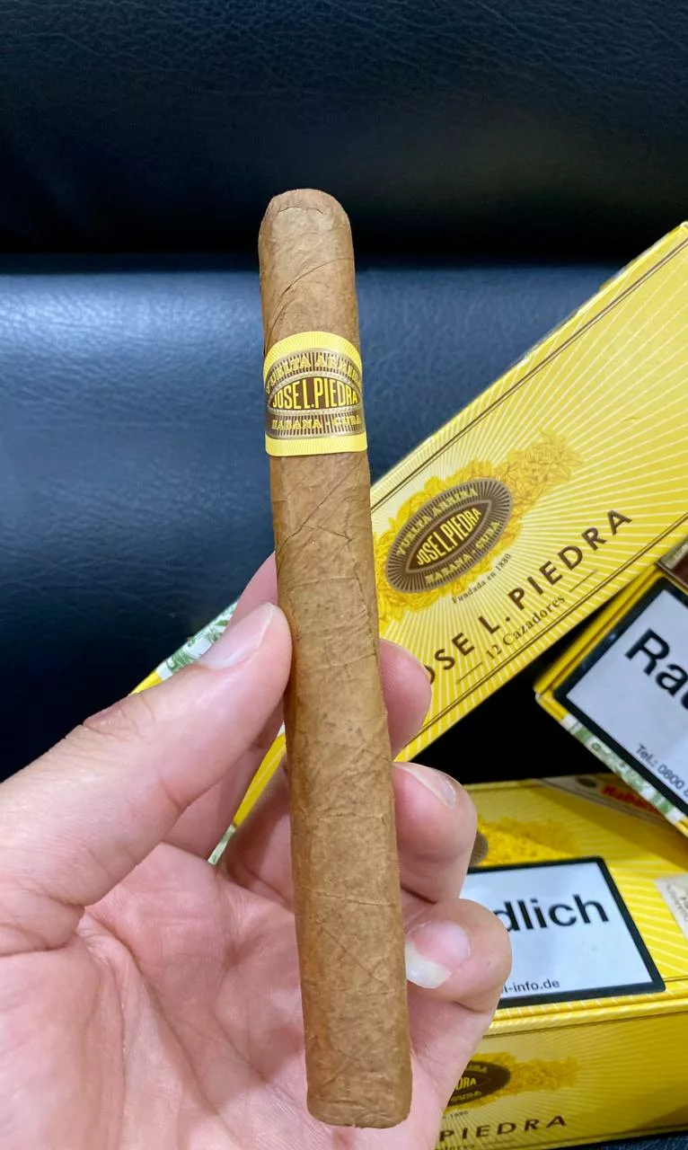 Xì gà Cuba Jose L. Piedra Cazadores (điếu lẻ)