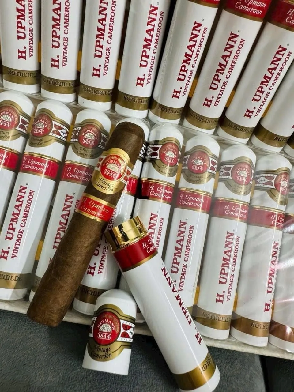 H. Upmann Vintage Cameroon (điếu tubos) - Ảnh 3